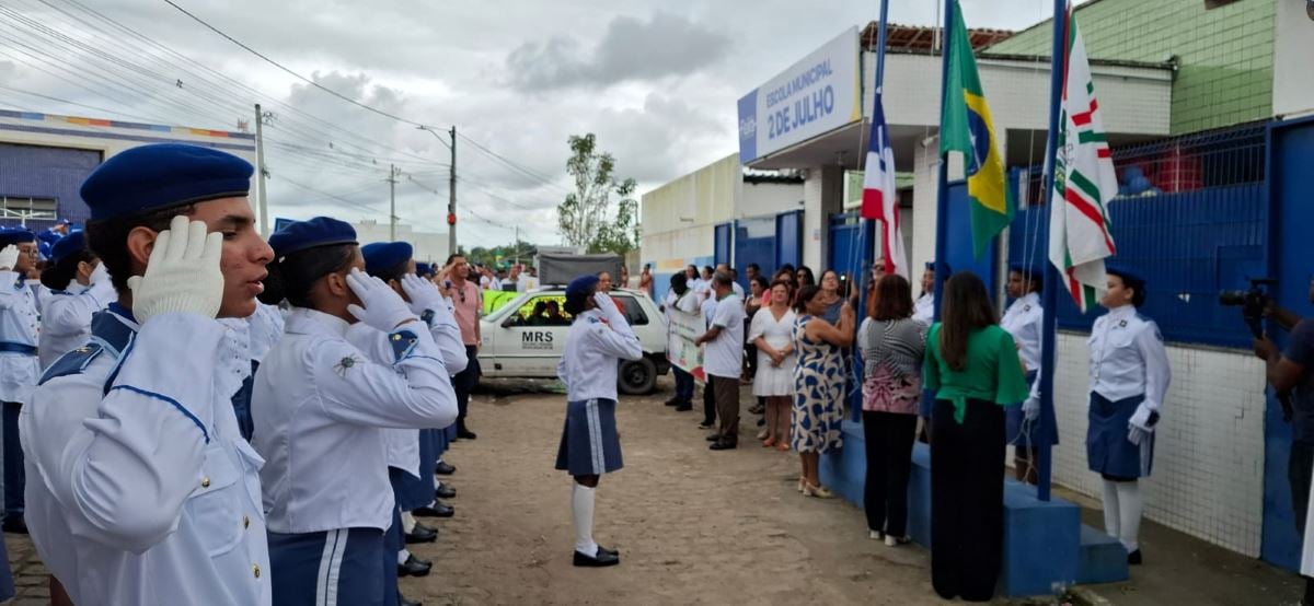 Desfile Cívico da Escola Municipal Dois de Julho Jaíba