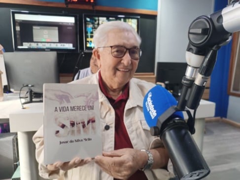 Professor Josué Mello