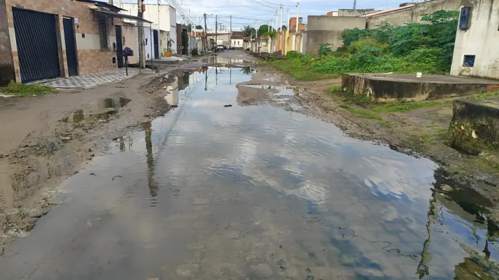 moradores reclamam do calçamento na rua Rio Verde - Conceição ll