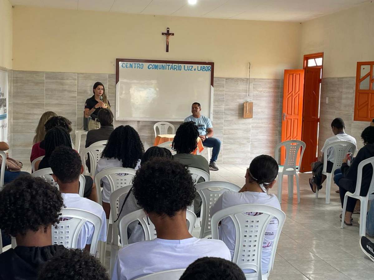 Deam promove palestra para adolescentes do projeto Jovem Social