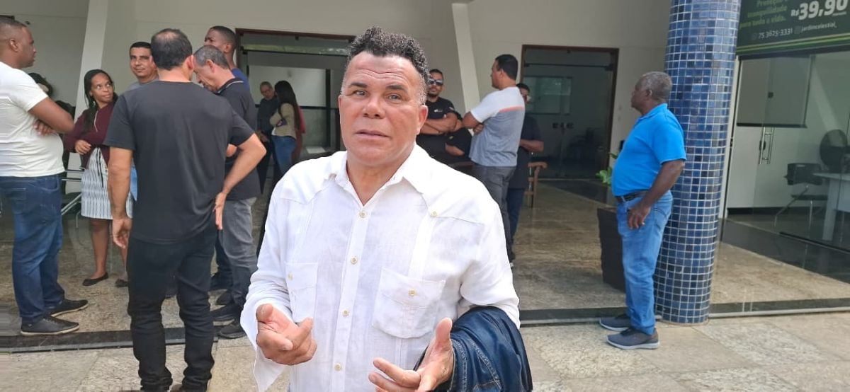 Sepultamento de Carlos Bojô