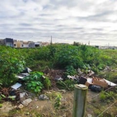 Terreno baldio construtora bairro Papagaio