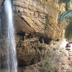 trilha cachoeira em Oliveira dos Campinhos