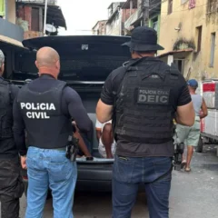 Dois irmãos são presos por sequestro, extorsão e receptação de veículos; um deles fez uma família refém