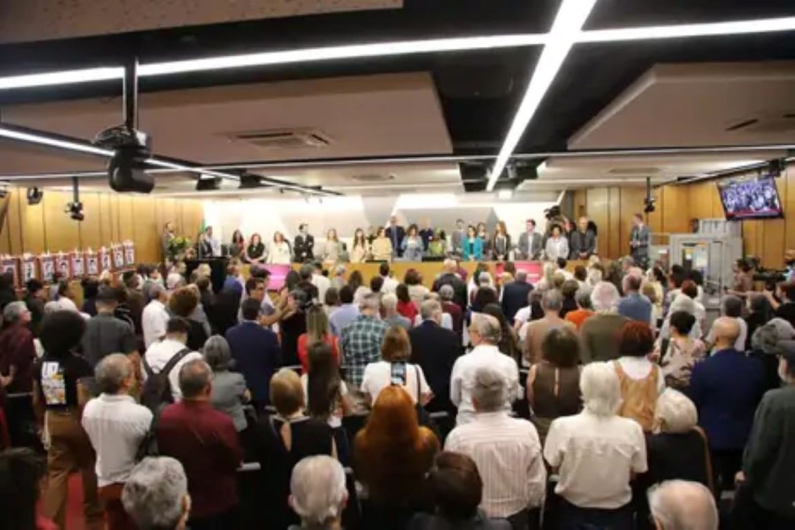 Famílias de 63 vítimas da ditadura recebem atestado de óbito corrigido