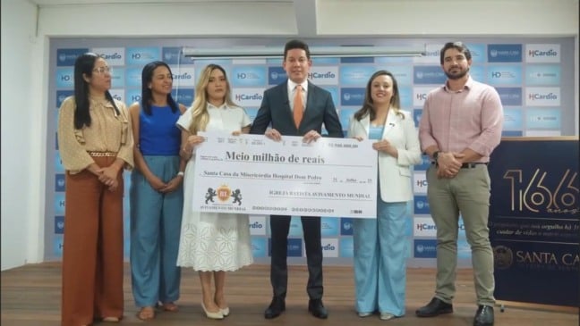 Bispo Bruno Leonardo doa meio milhão de reais para Hospital Dom Pedro