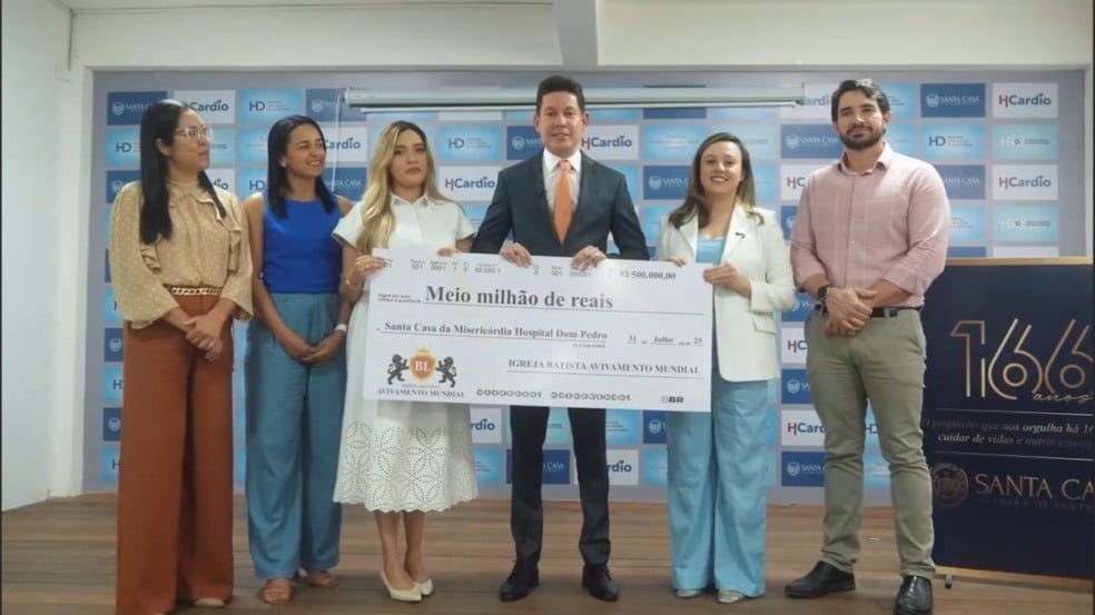 Bispo Bruno Leonardo doa meio milhão de reais para Hospital Dom Pedro