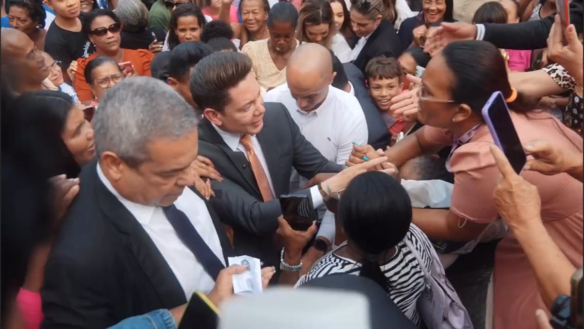 Bispo Bruno Leonardo doa meio milhão de reais para Hospital Dom Pedro