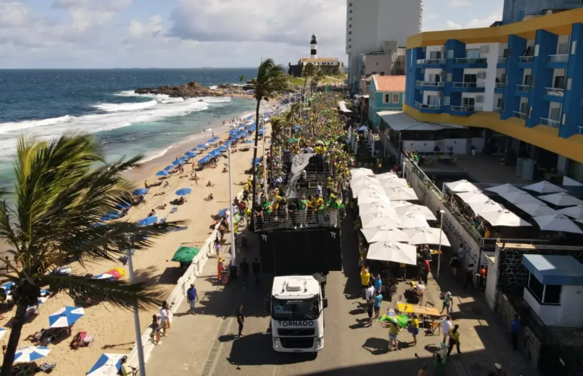 Bolsonaristas no Farol da Barra