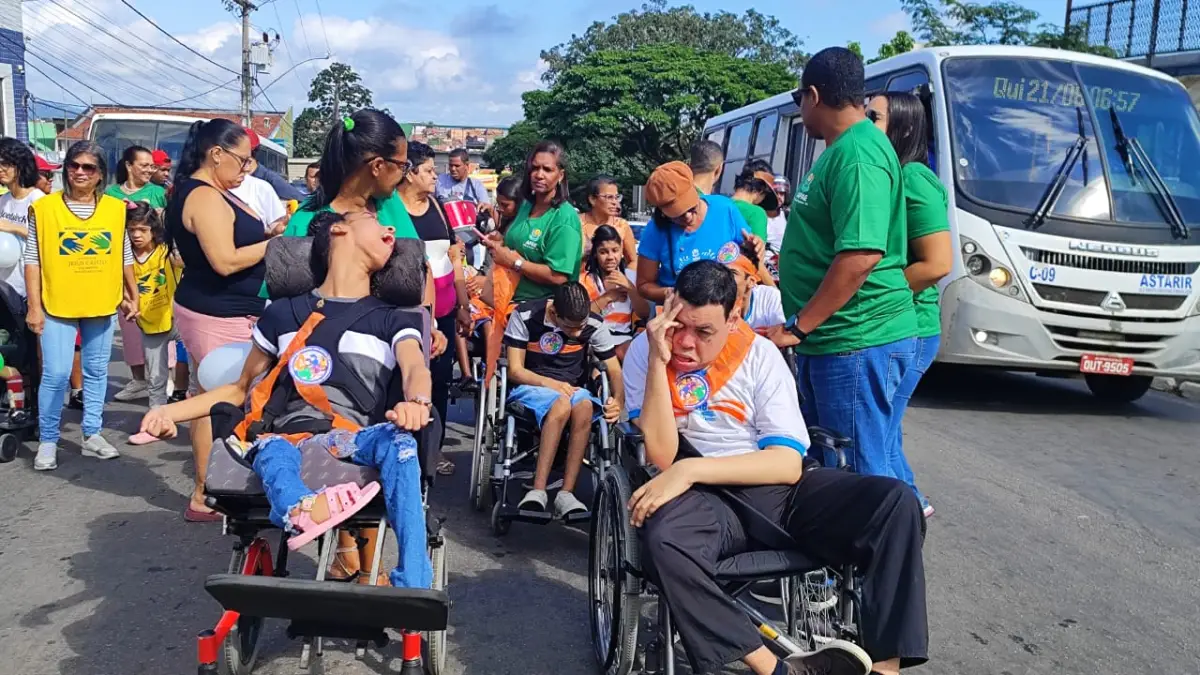 Apae abre a Semana Nacional da Pessoa com Deficiência com tradicional caminhada no centro de Feira de Santana 