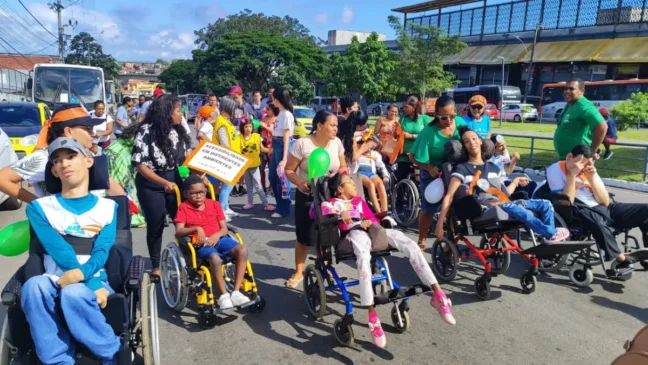 Apae abre a Semana Nacional da Pessoa com Deficiência com tradicional caminhada no centro de Feira de Santana 