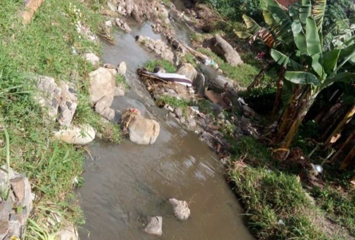 Córrego na comunidade de Vila Verde 