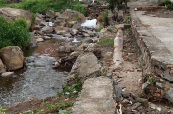 Córrego na comunidade de Vila Verde