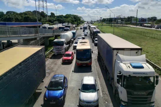 Engarrafamento na BR-324