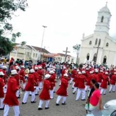 Escola Municipal Álvaro Boaventura - desfile cívico
