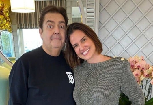 Esposa de Faustão atualiza estado de saúde do apresentador