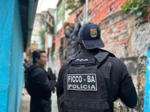 Forças Integradas da Bahia e Minas Gerais prendem líder de facção que determinava ataques a tiros contra policiais