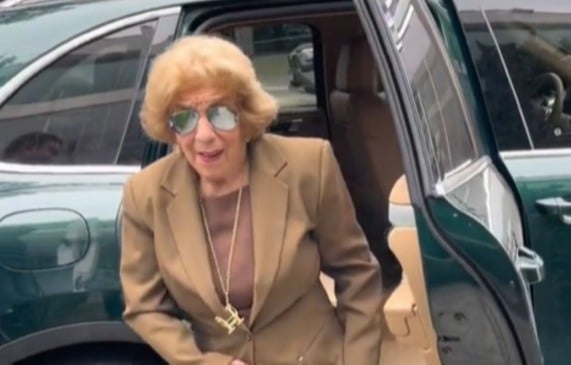 Morre Maria Berklian, idosa que viralizou nas redes sociais com o bordão "tá barato"