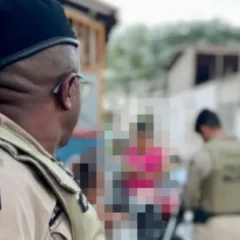 Operação Paz no Lar Após ameaçar mãe e filha de morte, homem é preso em Feira de Santana; vítimas pediram medidas protetivas