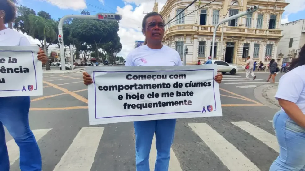 Operação da Polícia Militar contra a violência contra a mulher - Tenda Lilás