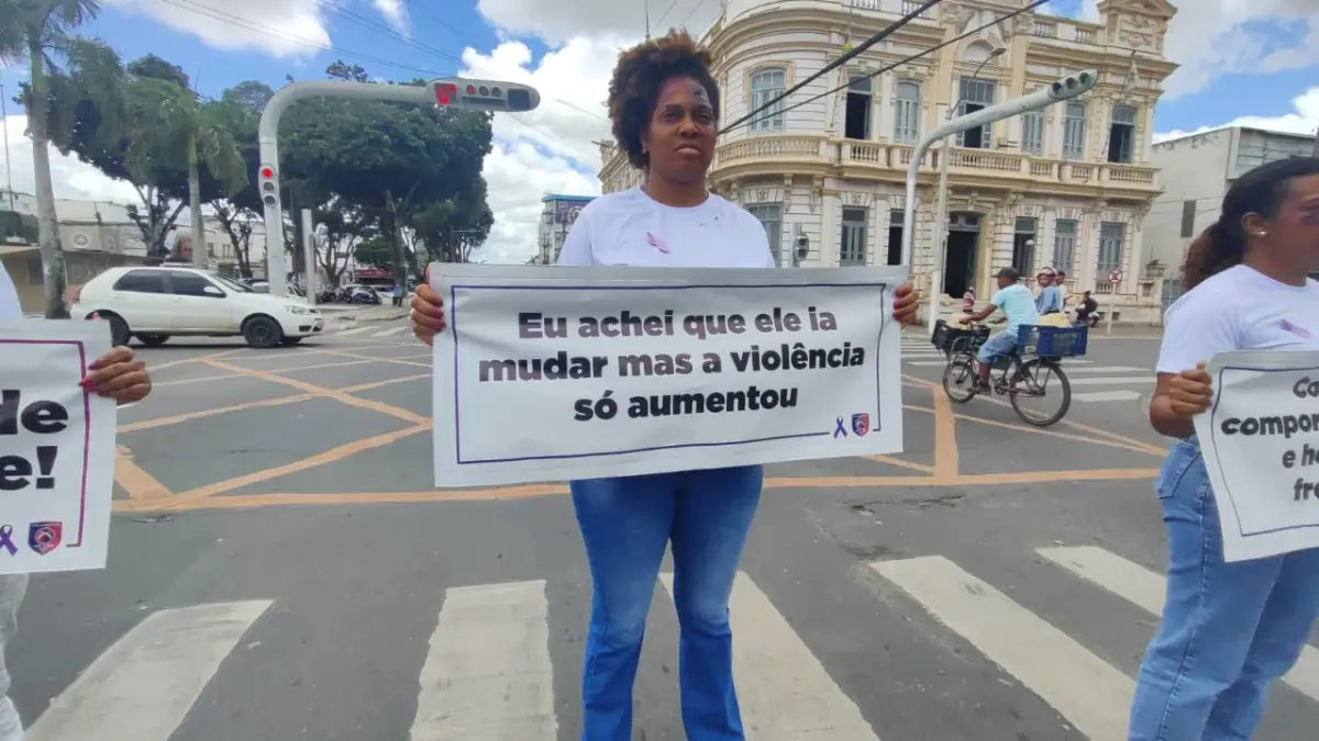 Operação da Polícia Militar contra a violência contra a mulher - Tenda Lilás