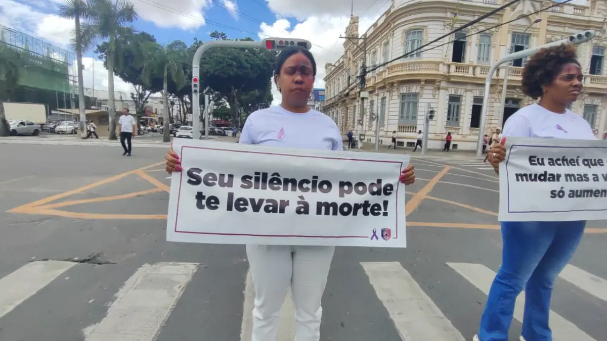 Operação da Polícia Militar contra a violência contra a mulher - Tenda Lilás