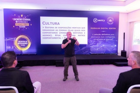 Paulo Storani durante palestra | Foto: Divulgação