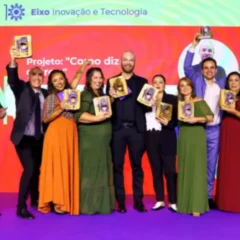 professora finalista do prêmio educador nota 10
