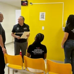 PROCON realiza fiscalização em unidades de instituição financeira e identifica irregularidades