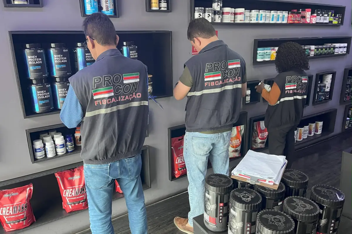 Procon fisaliza lojas de suplementos