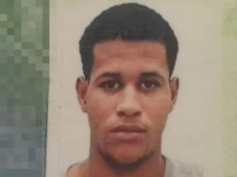 Jovem de 22 anos é morto a facadas dentro de residência em Feira de Santana