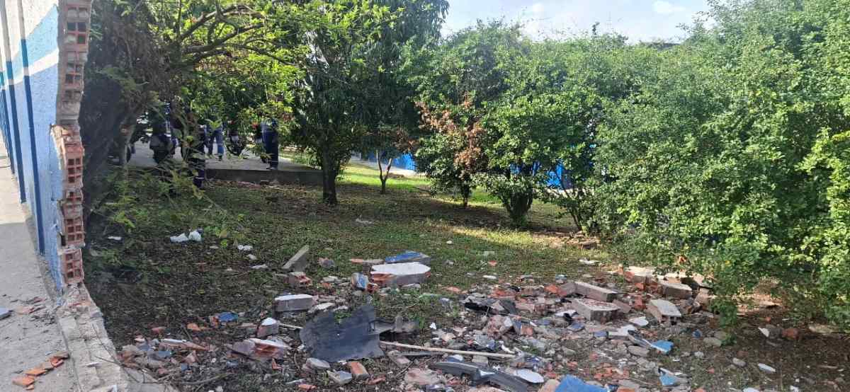 Acidente no muro da Embasa