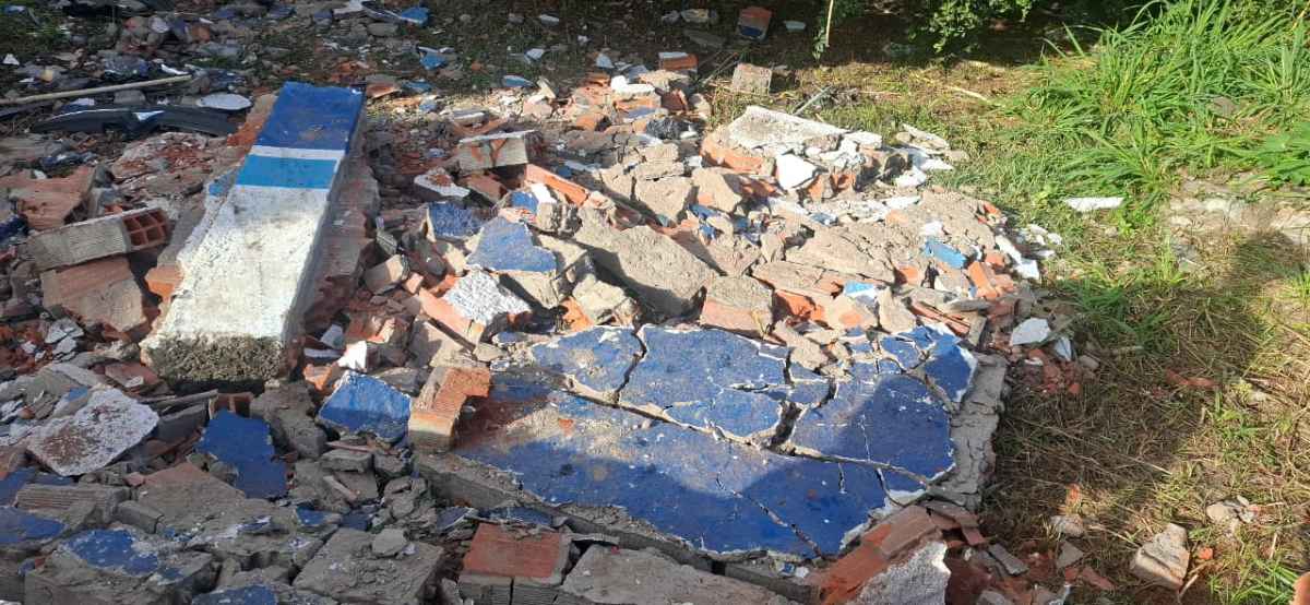 Acidente no muro da Embasa