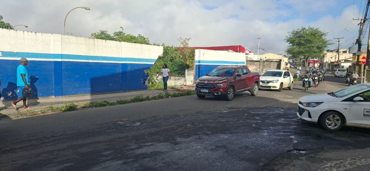Acidente no muro da Embasa