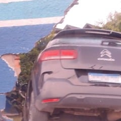 Acidente no muro da Embasa