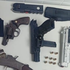 armas apreendidas após confronto com a PM