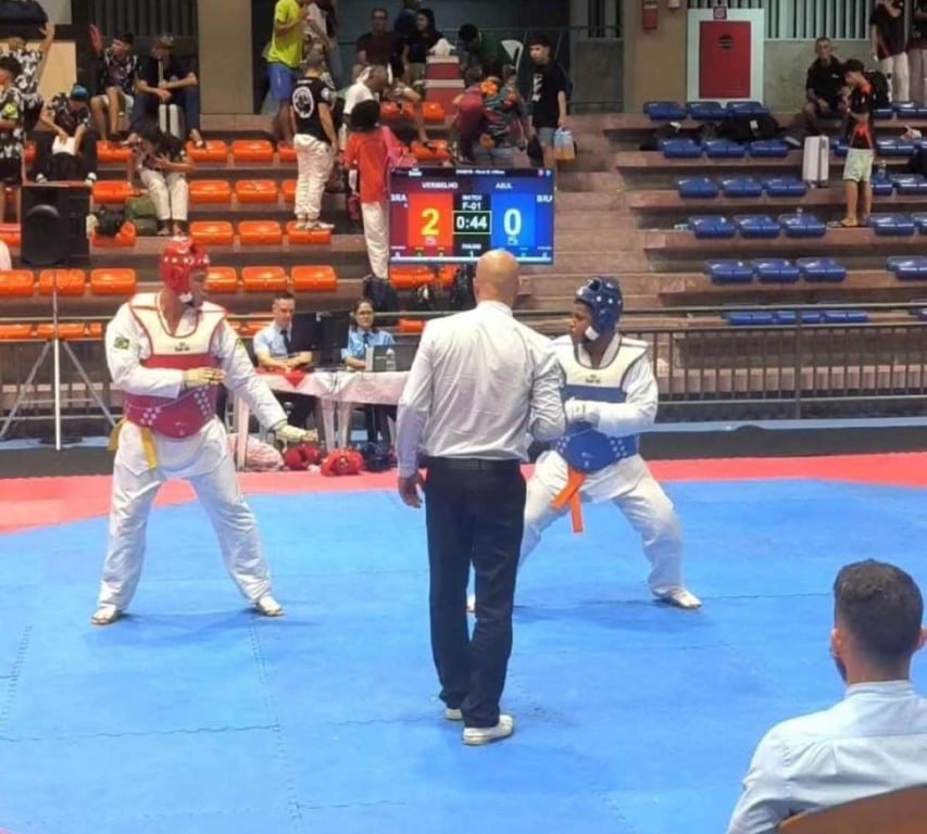Atleta baiano busca patrocínios para participar de competição de taekwondo em Aracaju Atleta baiano busca patrocínios para participar de competição de taekwondo em Aracaju