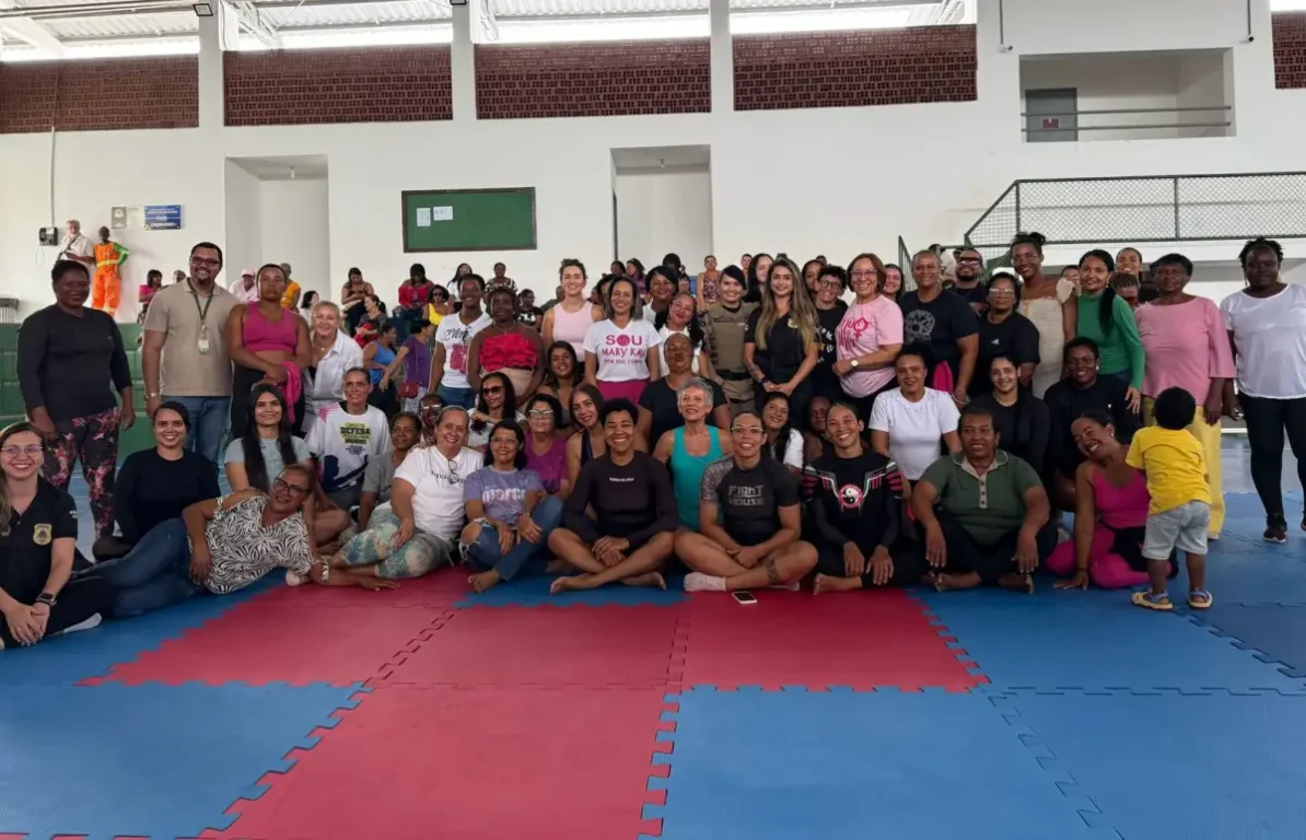 Agosto Lilás encerra com 1º Aulão de defesa pessoal para mulheres da Deam de Feira de Santana