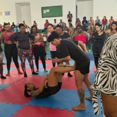 Agosto Lilás encerra com 1º Aulão de defesa pessoal para mulheres da Deam de Feira de Santana
