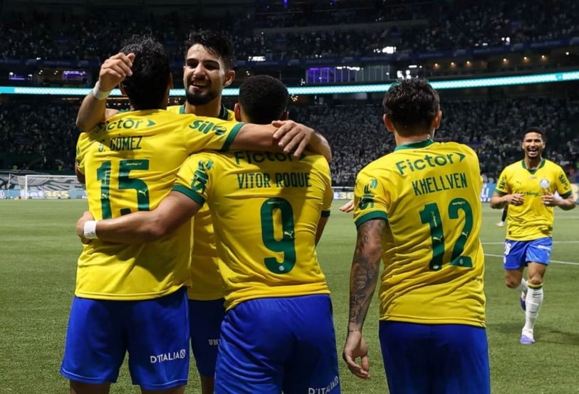 Camisa amarela e verde do Palmeiras