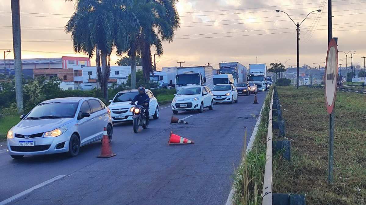 Acidente na BR-324