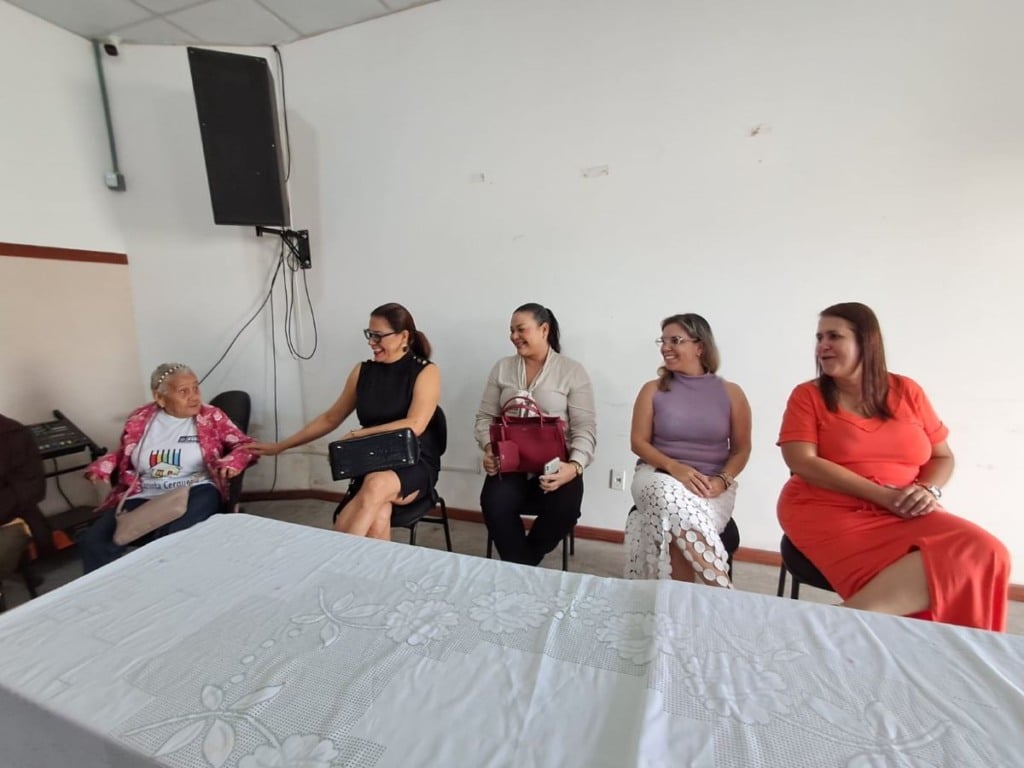 Centro de convivência Dona Zazinha, realiza palestra sobre violência em alusão ao Agosto Lilás