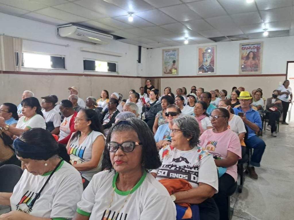 Centro de convivência Dona Zazinha, realiza palestra sobre violência em alusão ao Agosto Lilás