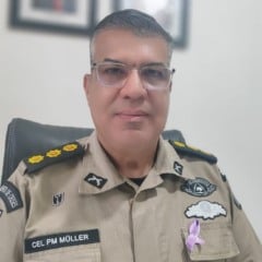 Coronel Michel Muller comandante do CPRL