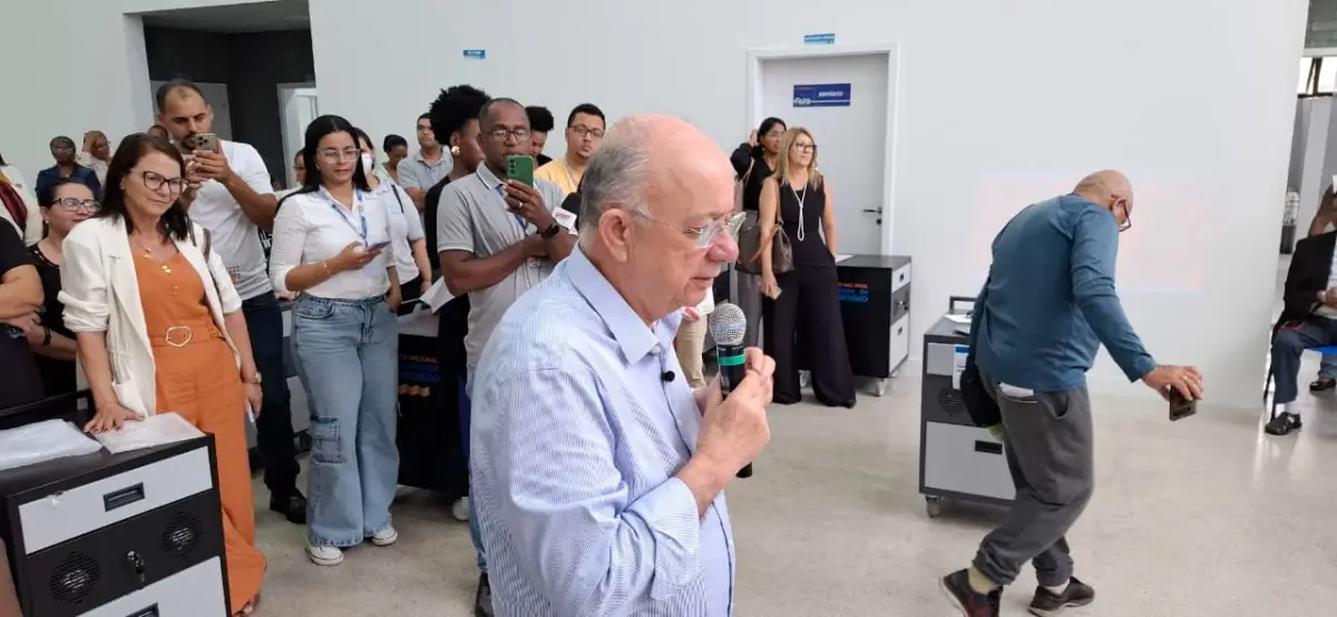 equipamentos 3D chegam a 33 escolas de Feira de Santana