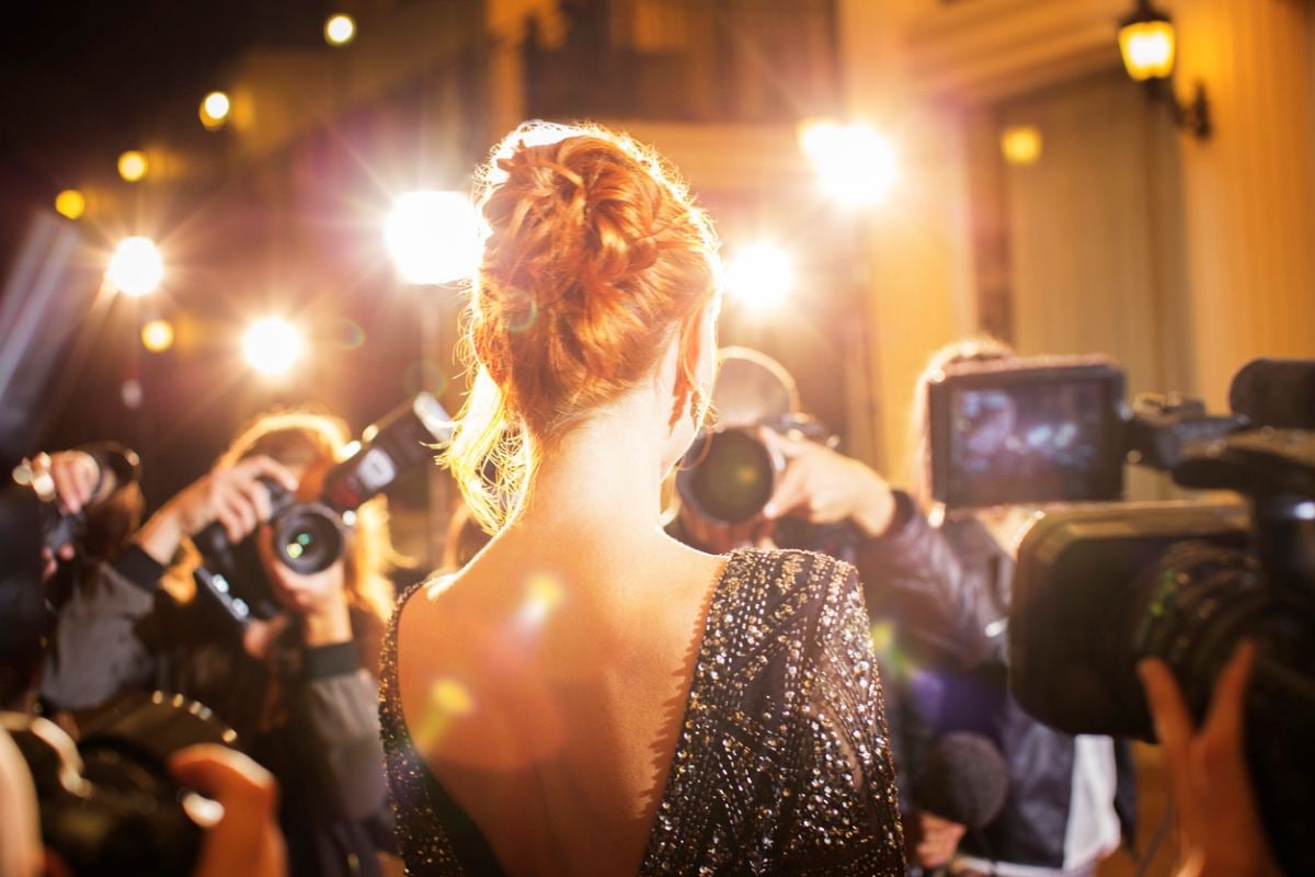 O Poder da Influência: Como Celebridades Ditam Tendências de Beleza e Impactam Nossas Escolhas