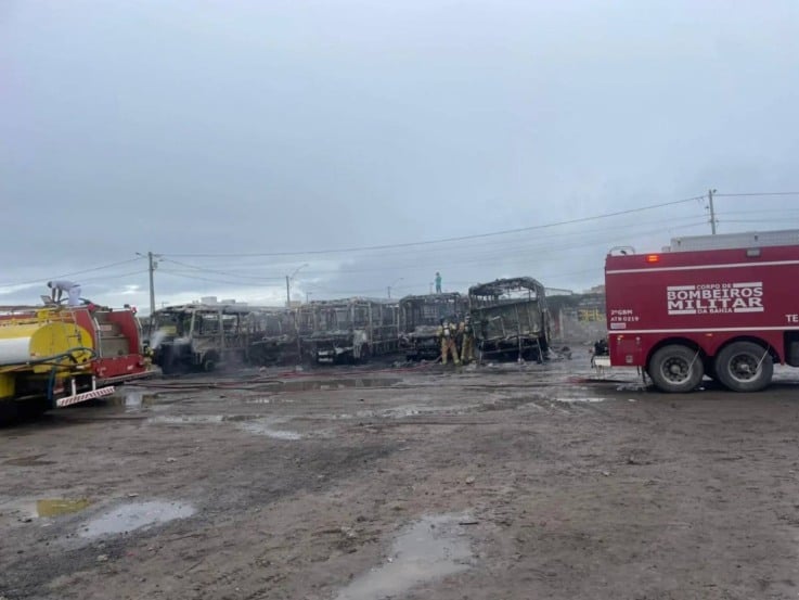 Incêndio em Garagem da Prefeitura Incêndio em Garagem da Prefeitura