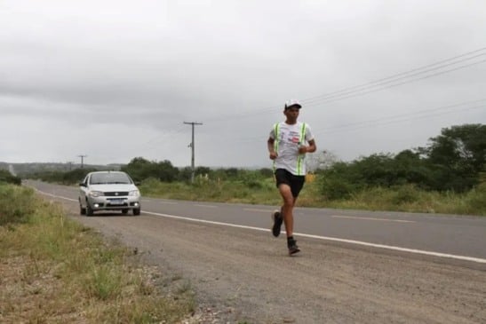 De São Paulo a Nova Soure na Bahia: baiano percorre mais de 2 mil km correndo para terra natal