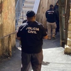 Polícia Civil prende suspeito por roubar corrente avaliada em R$ 6 mil do pescoço de turista em Salvador