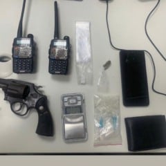 Homem é preso por porte ilegal de arma em abordagem da Polícia Militar